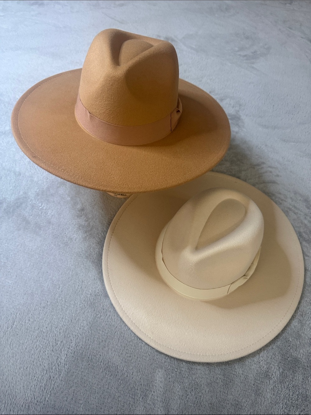 Wide Brim Felt Fedora Hat - Tan and Cream